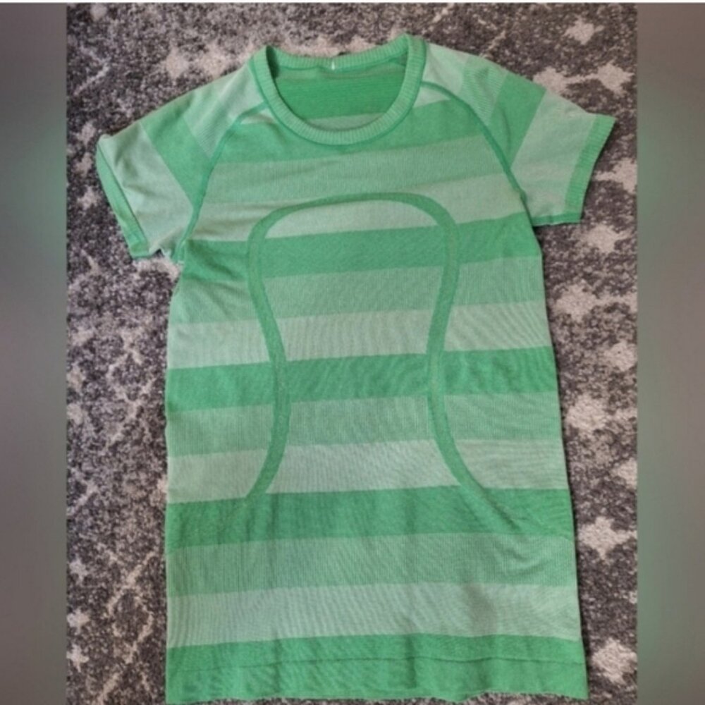 Lululemon green Yoga Gym Swiftly Tech Short Sleeve Crew Top Sz 8